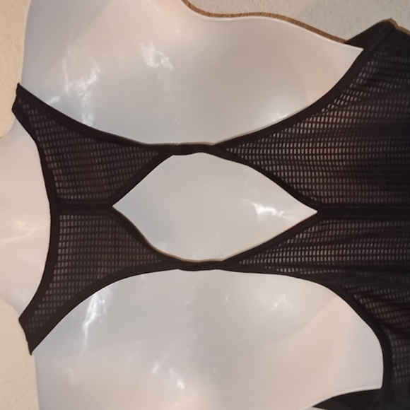 Under Armour Black Waffle Back Top - Picture 6 of 9